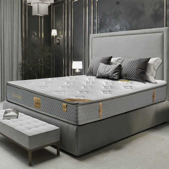 nem lo xo tui gold luxury