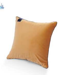 goi-trang-tri-sofa-vai-nhung-vang