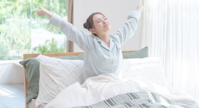 Bạn nên tập cho mình thói quen đi ngủ đúng giờ. Không thức quá khuya