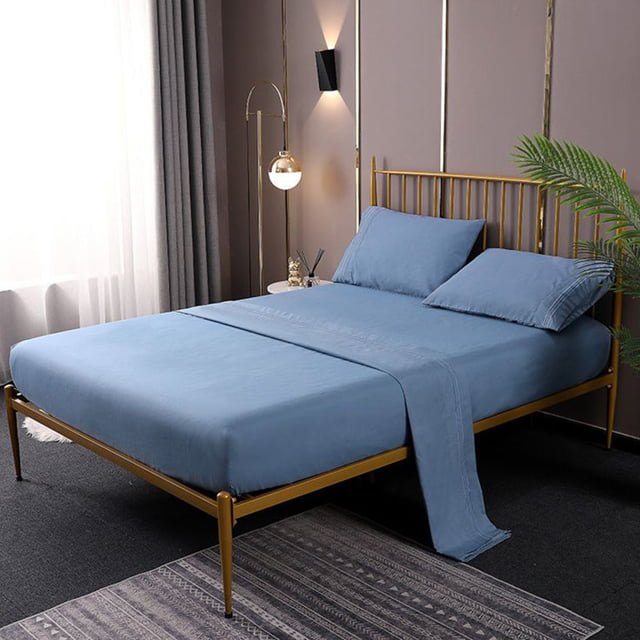 Vải Microfiber là một loại vải tổng hợp với sợi siêu mảnh, thường được làm từ polyester hoặc nylon