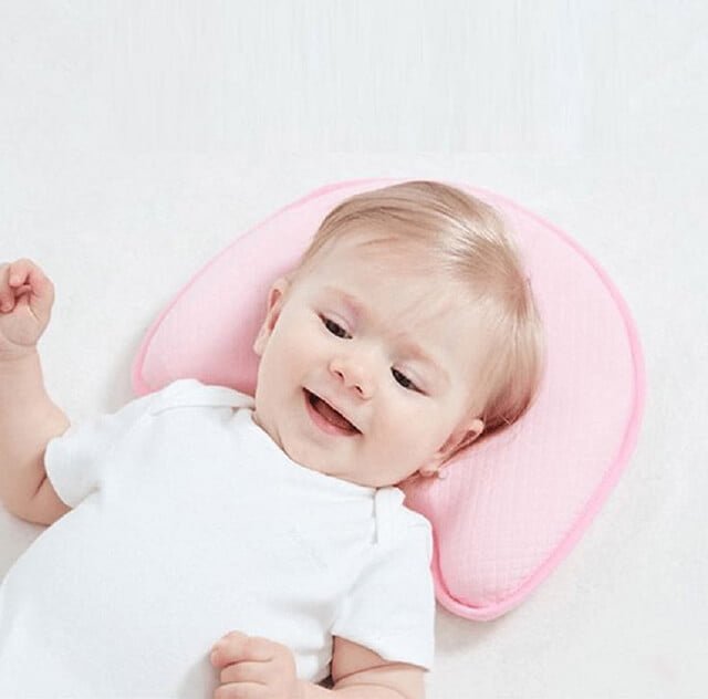 Nên chọn gối có trọng lượng nhẹ và thoáng khí