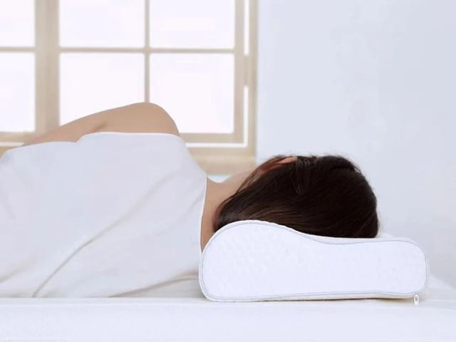 Gối nằm giảm đau cổ