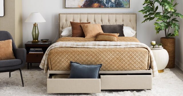 Sử dụng giường và divan có ngăn tủ để dễ chứa ga gối khi không sử dụng