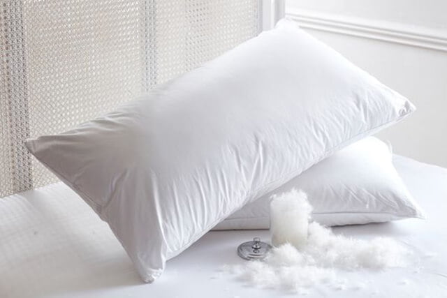 Gối nằm làm từ bông gòn tự nhiên rất được ưa chuộng bởi sự an toàn