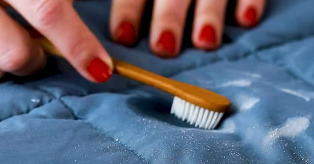Cần làm sạch chăn mùa đông trước khi giặt